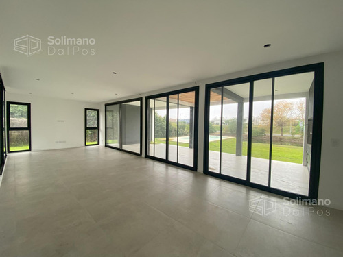Venta Casa 5 Ambientes A Estrenar En El B° El Canton - Imagen 4