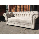 Sofá Modelo Chesterfield En Color Beige En Felpa