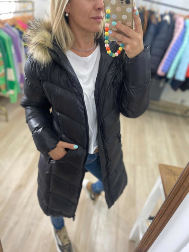 Campera Larga Inflada Con Piel En La Capucha The Big Shop