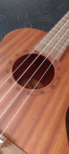 Ukelele F Zone Tenor 