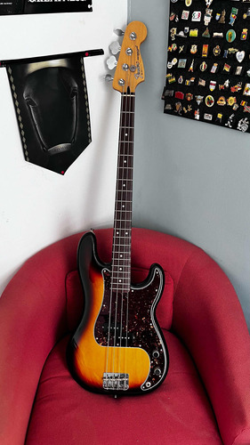 Fender Precision Sunburst Standar Mim