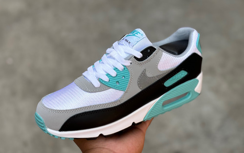 Tenis Nike Air Max 90 Essential !!!