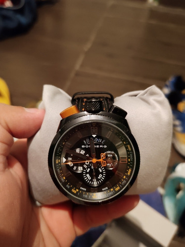 Bonito Reloj Bomberg Bolt Fuego Edición Limitada Usado