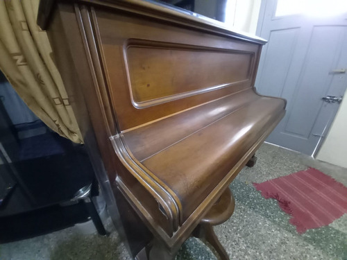 Piano Chassaigne Freres