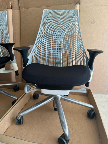 Cadeira Herman Miller Sayl Personalizada A Vista $3400