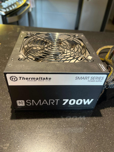 Fuente Thermaltake Smart 700w