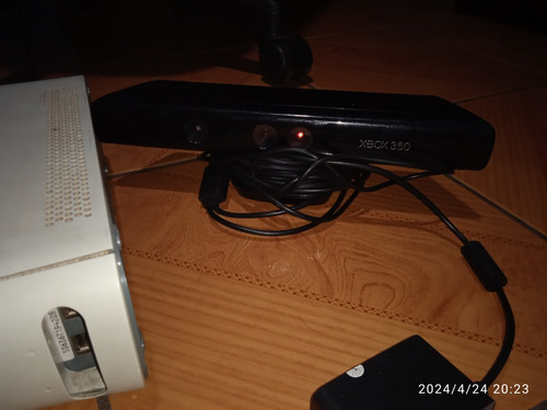 Cámara Kinect Para Xbox 360 (precio Charlable)