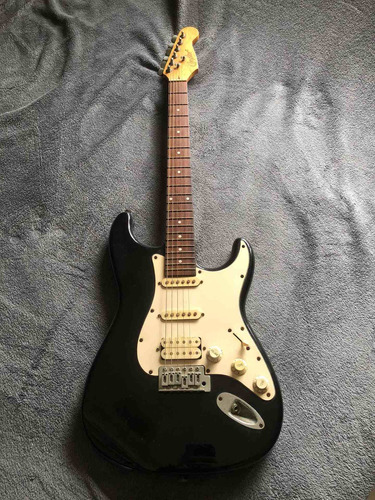 Guitarra Condor Stratocaster