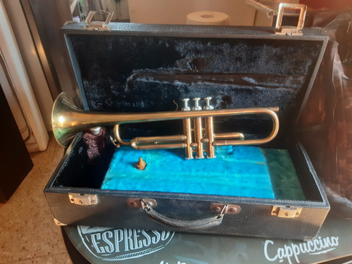 Vendo Trompeta Cazzani Fism Con Boquilla Vincent Bach 7c