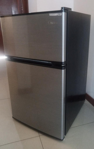 Refrigerador Frigobar Midea  Silver Always Cool Con Freezer 