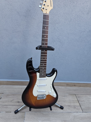 Guitarra Stratocaster Fernandes. No Fender Squier EpiPhone 