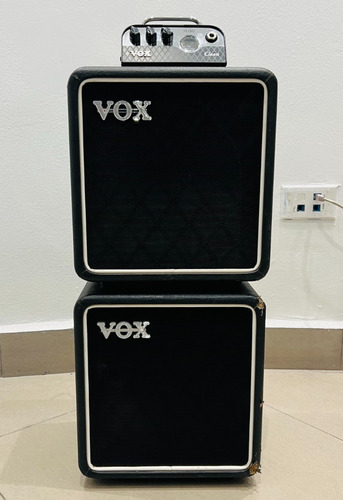 Amplificador Vox Mv50 Clean Con 2 Bocinas Vox Bc108