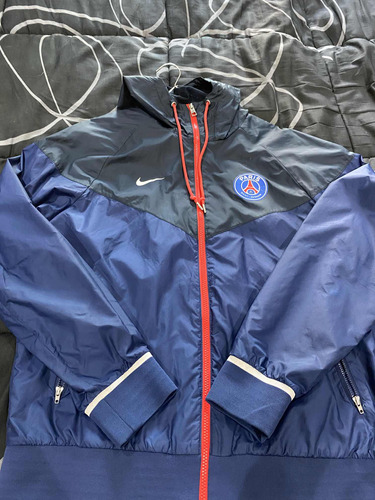 Campera Nike París