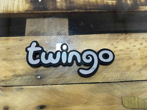 Emblema Letra Logo Twingo Estampado Baul Foto 2