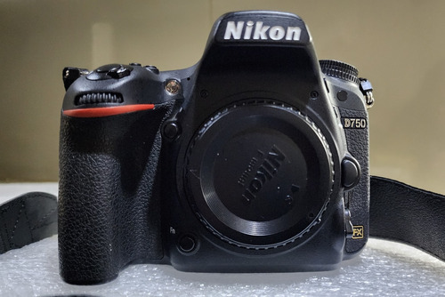 Camara Reflex Nikon D750 Impecable