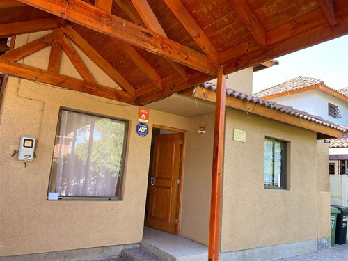 Casa En Venta De 3 Dorm. En Puente Alto