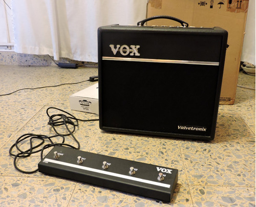 Amplificador Vox Guitarra Eléctrica Vt 40+ Con Footswitch
