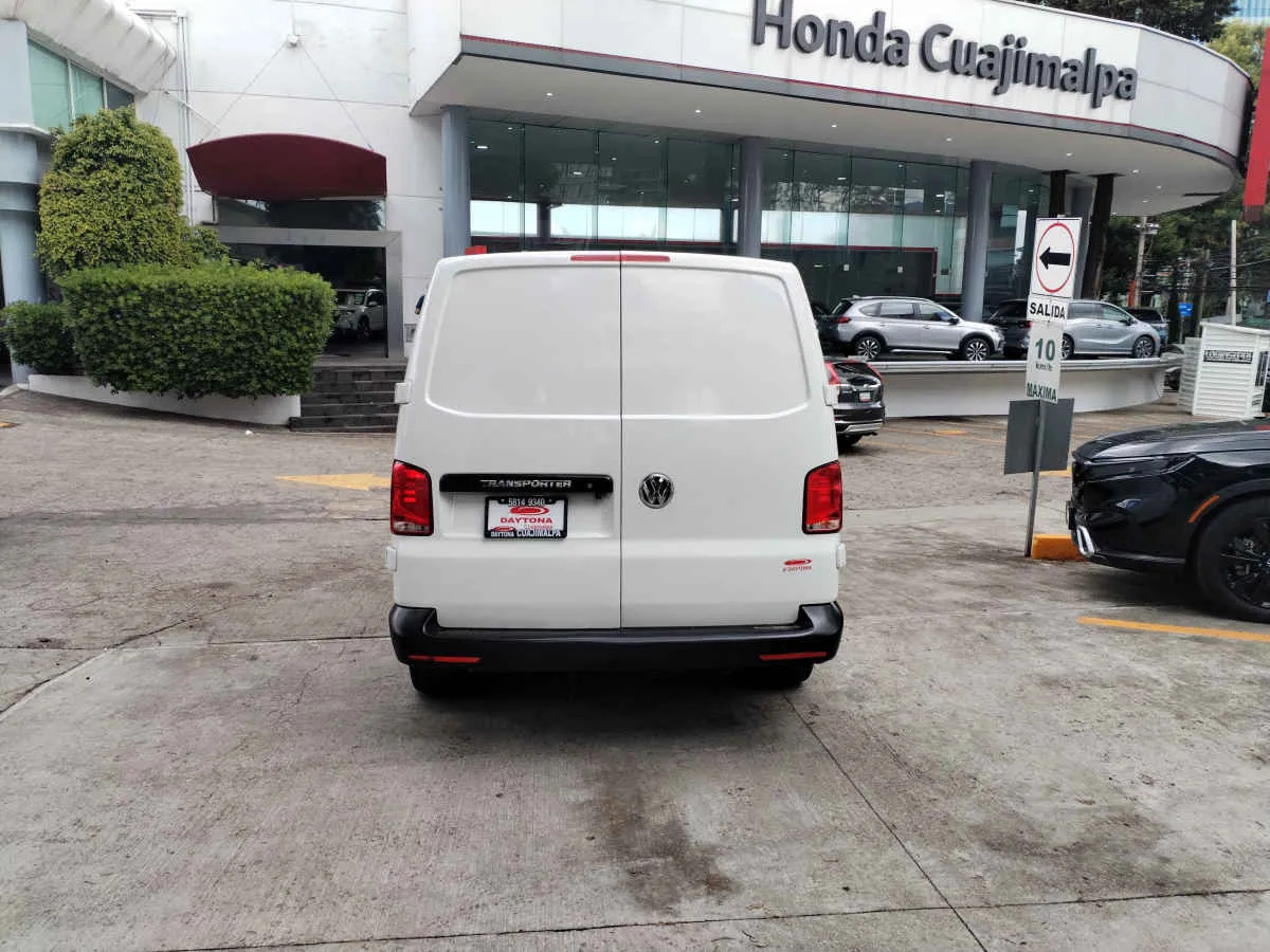 Volkswagen Transporter 2021 - Imagen 4