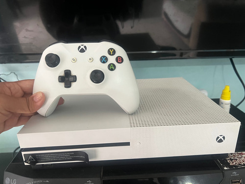 Microsoft Xbox One S 500gb Standard Color  Blanco