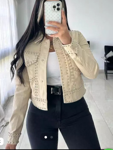 Campera Símil Cuero Con Tachas