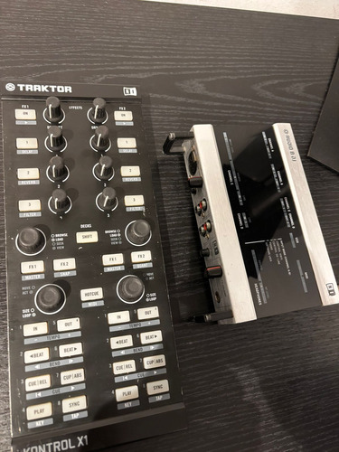 Traktor Kontrol X1 + Audio 8