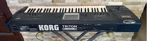 Korg Triton Extreme 61 Teclas