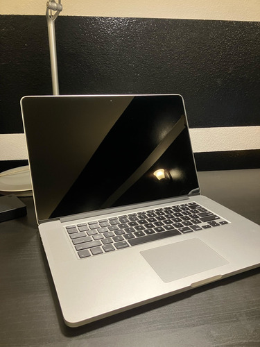 Macbook Pro 15 2.5ghz Quad-core I7, 16gb Ram, 512 Ssd - 2015