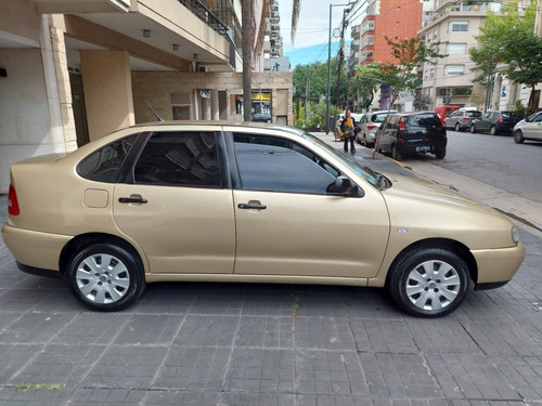 Volkswagen Polo Classic 2004 1.9 Sd Comfortline