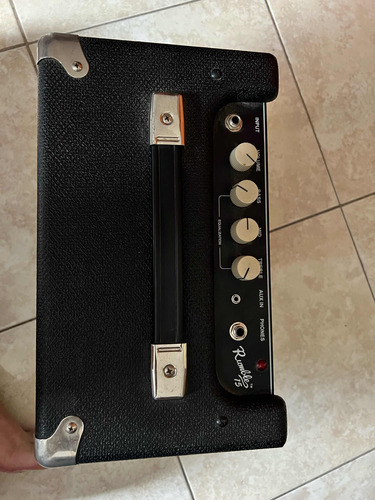 Amplificador Fender Rumble 15