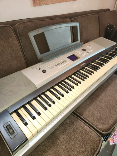 Piano Digital Yamaha Portable Grand Dgx-520