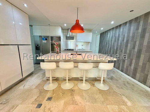 Agp Apartamento Remodelado, Edificio De Nueva Data Y Sin Problema De Agua, En Venta En Lomas Del Sol 25-8160 Ys