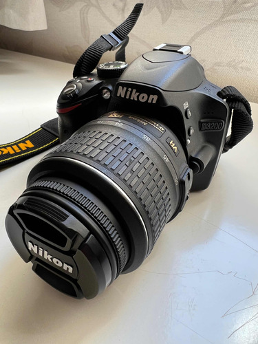 Câmera Nikon D3200 + Flash Speedlight Sb700