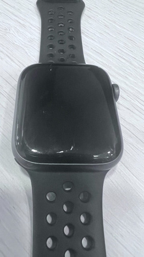 Apple Watch Nike Series 4 42mm A1978 Usado