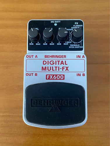 Pedal Behringer Digital Multi-fx600