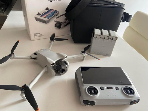 Mini Drone Dji Mini 3 Rc Fly More Combo  Gris 5.8ghz