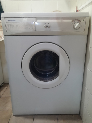 Máquina De Secar Electrolux Se10 10kg - 110v / 220v