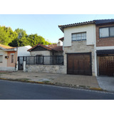 Chalet En Venta Banfield Oeste 2 Dormitorios Garage Permuta