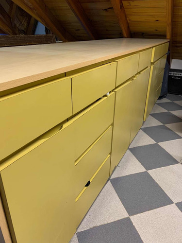 Mueble Amarillo Transformado En Mostrador