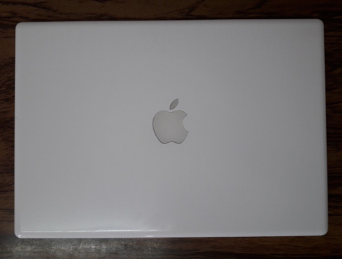 Macbook White A1181. Core2 Duo 2.13 Ghz. 3gb Ram. Ssd 120gb