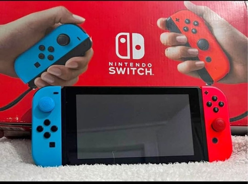 Consola Nintendo Switch V2.  Poco Uso