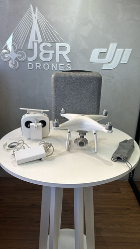 Drone Dji Phantom 4 Com Câmera 4k White 1 Bateria - Seminovo
