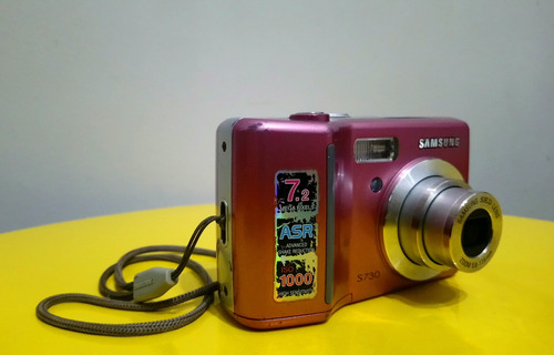 Câmera Samsung S 730 