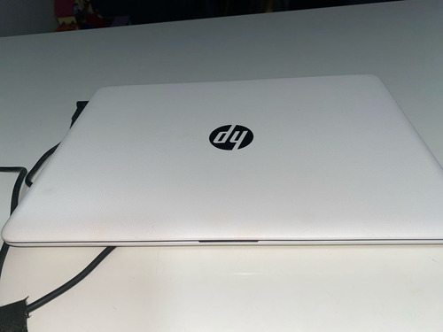 Laptop Hp, Blanco, 4ram, Intel Core I3.