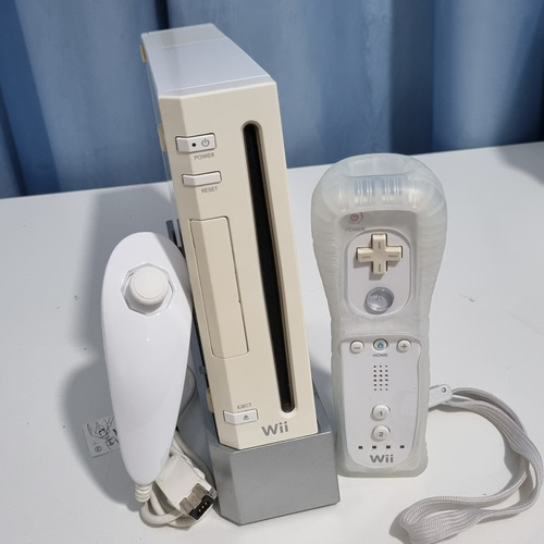 Nintendo Wii Branco  + Sd 16 Gigas  (5)