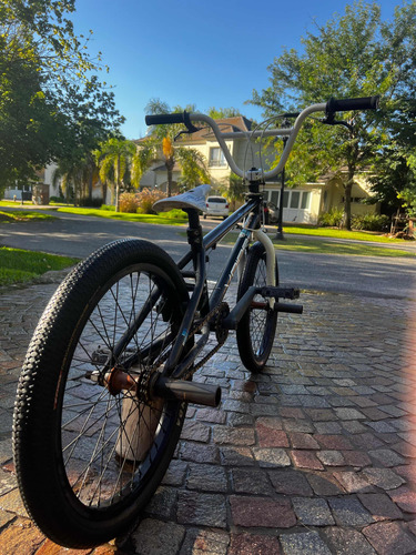 Bicicleta Bmx Vairo Rodado 20 / Con Rotor Y Pedalines.