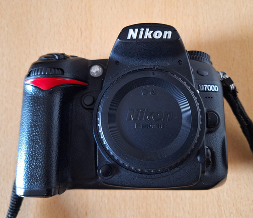 Nikon D7000 Body, 16.2 Mpx, Dslr