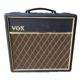 Amplificador Vox 15w Cubo Para Guitarra  Color Negro