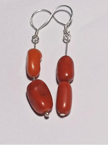 Aros De Coral Rojo Engarzado  En Plata 