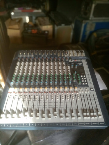 Mixer Soundcraft Signature 16 Seminueva En Su Caja