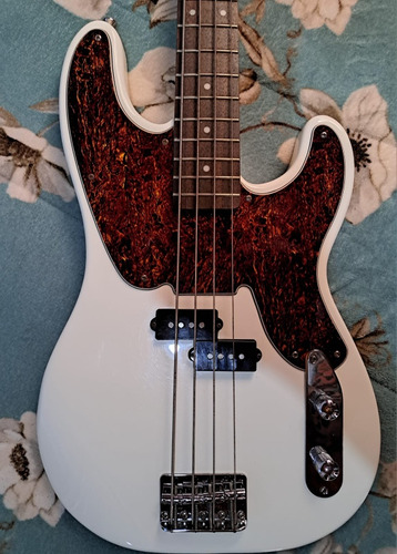 Contrabaixo Fender Squier Mike Dirnt Precision Bass A. White